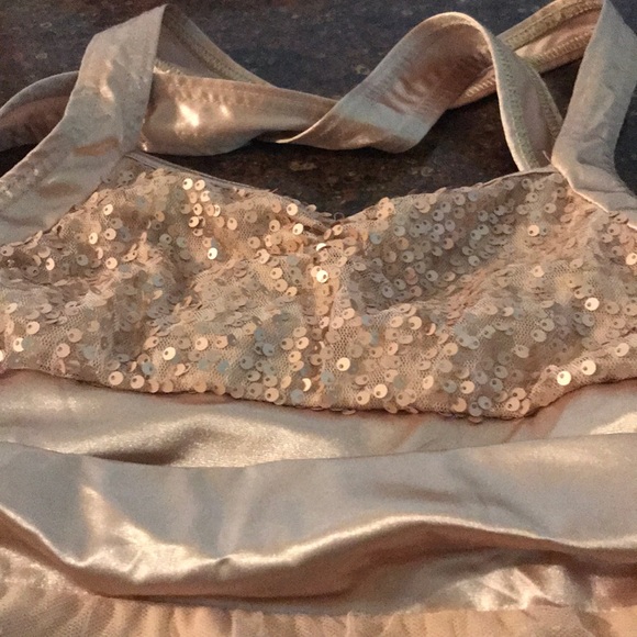 Performer’s Dress - Picture 2 of 5